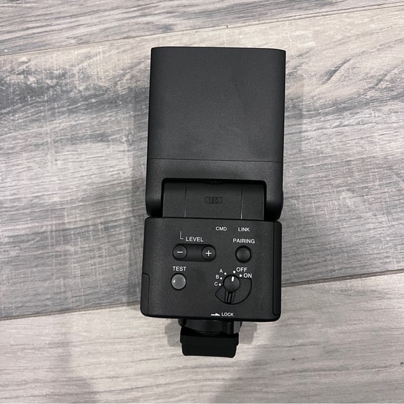 SOLD Sony External Flash with Wireless Remote Control, Black (HVL-F28RM) - Picture 3 of 4